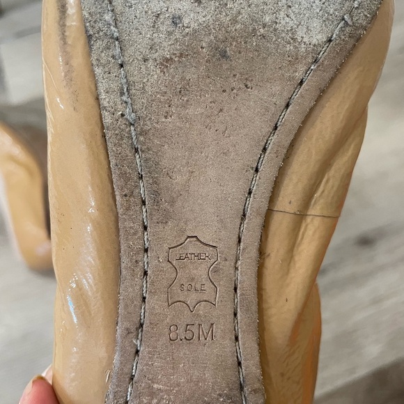 Tory Burch Patent Leather Tan Ballet Flats Size 8.5 - Picture 9 of 9